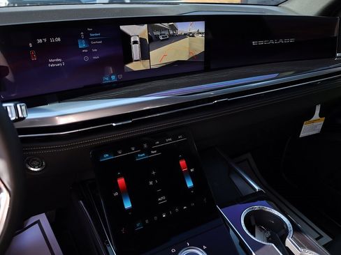 Used 2026 Cadillac Escalade ESV Sport w/ Touring Package image 15