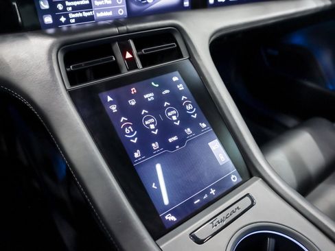 Used 2021 Porsche Taycan Turbo image 18