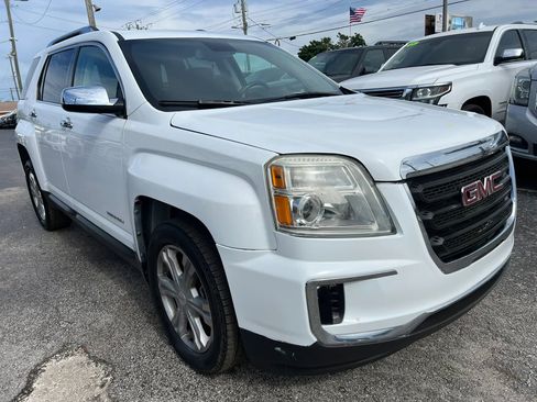 Used 2017 GMC Terrain SLT w/ Driver Alert Package I FWD image 4
