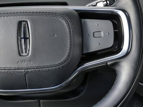 Used 2025 Lincoln Nautilus Premier w/ Jet Appearance Package AWD/4WD image 13