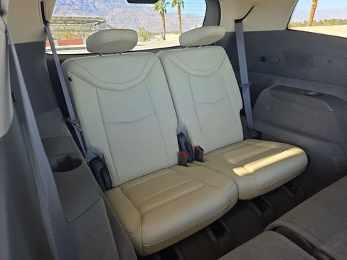 Used 2021 Cadillac XT6 Premium Luxury image 28