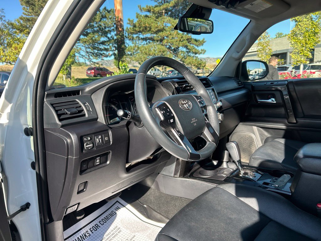 Used 2021 Toyota 4Runner TRD Off-Road Premium AWD/4WD image 23