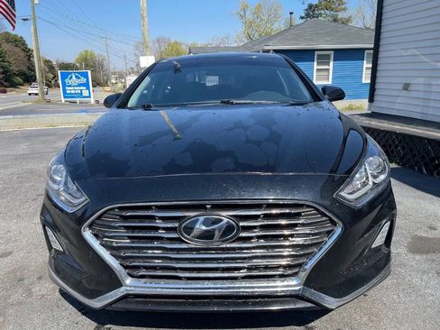 Used 2019 Hyundai Sonata SE FWD image 2
