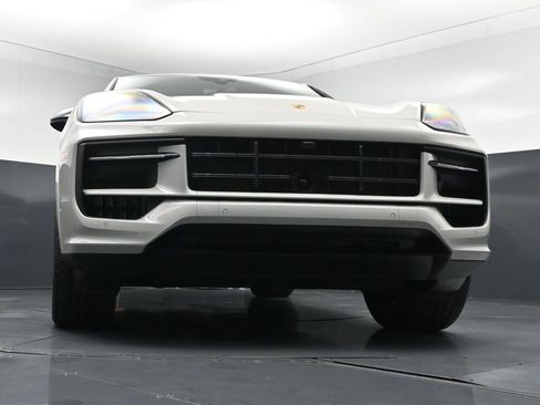 New 2025 Porsche Cayenne S AWD/4WD image 31