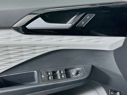 Used 2024 Volkswagen Taos S image 15