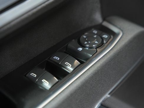 Used 2025 Chevrolet Silverado 2500 LT w/ Convenience Package image 23