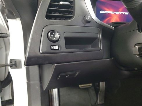 Used 2015 Chevrolet Corvette Stingray Coupe w/ Carbon Flash Badge Package image 17