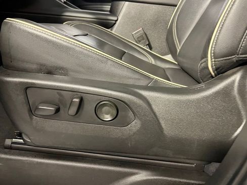 Used 2021 GMC Yukon SLT w/ SLT Luxury Plus Package image 26