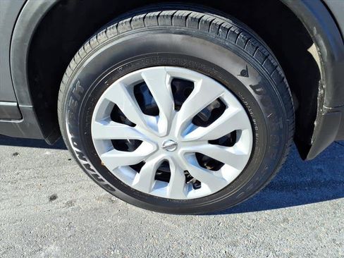 Certified 2017 Nissan Rogue S image 9