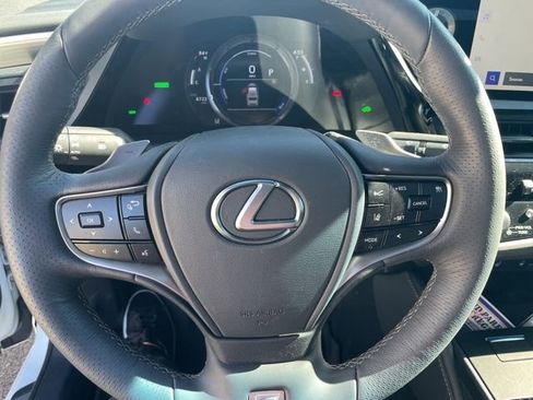 Used 2025 Lexus ES 300h F Sport w/ Accessory Package (Z2) FWD image 17
