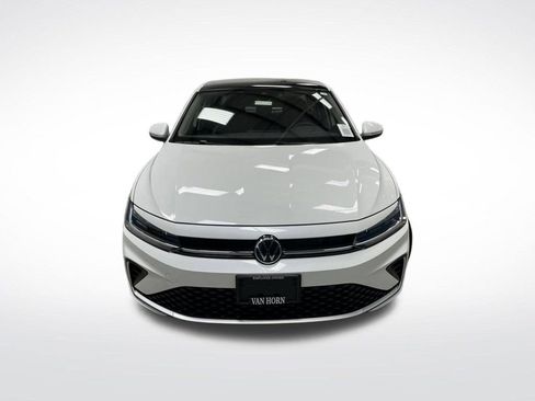 Used 2025 Volkswagen Jetta SEL image 11