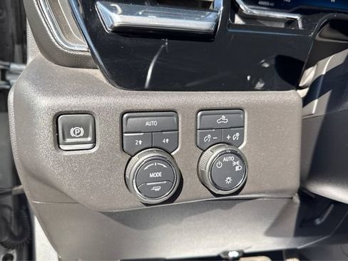 Used 2025 Chevrolet Silverado 1500 LT AWD/4WD image 17