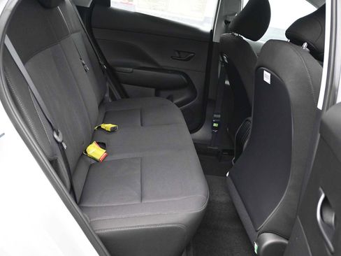 New 2026 Hyundai Kona SE image 12