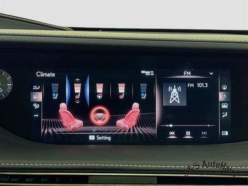 Used 2019 Lexus LS 500 w/ Accessory Package (Z2) image 26