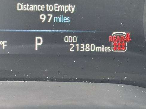 Used 2025 Toyota Sienna XLE FWD image 26