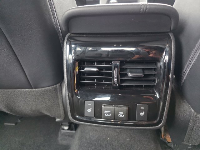 Used 2022 Toyota Avalon Limited w/ Advanced Safety Package FWD image 15
