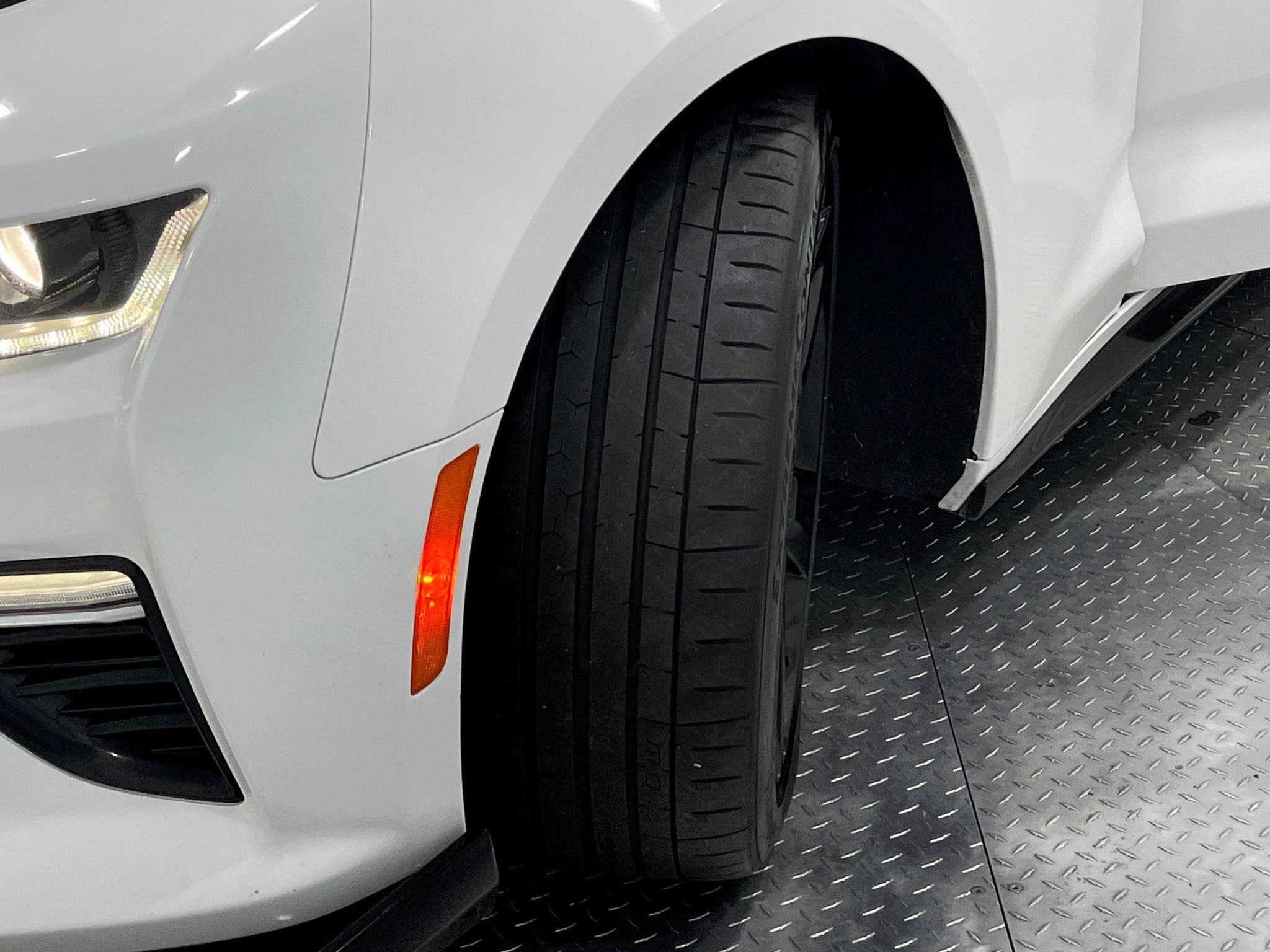 Used 2018 Chevrolet Camaro SS RWD image 34