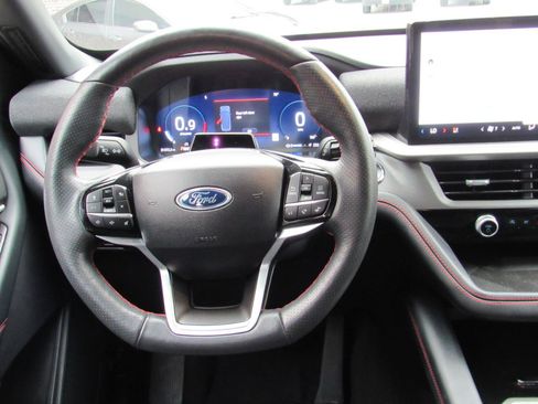 Used 2025 Ford Explorer ST-Line AWD/4WD image 18