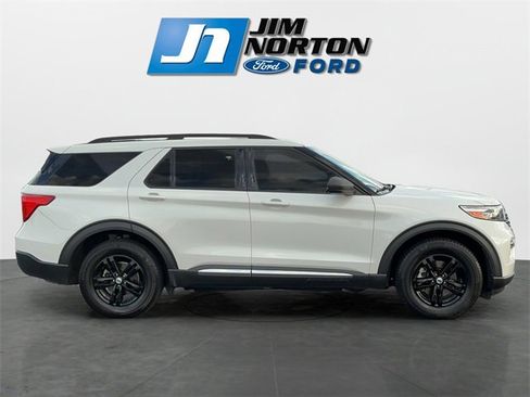 Used 2021 Ford Explorer XLT w/ Equipment Group 202A image 2