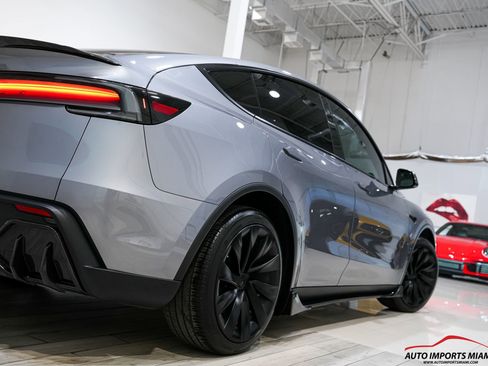 Used 2026 Tesla Model Y 2WD image 43