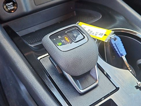 Used 2024 Nissan Rogue S image 16