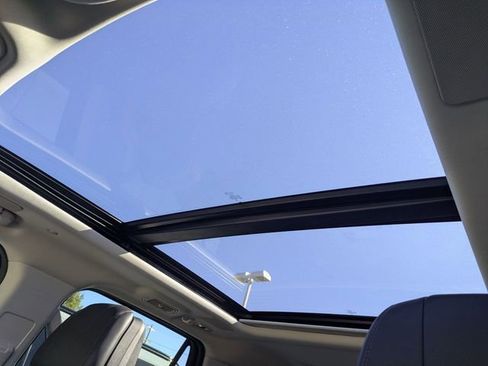 New 2025 Lincoln Navigator L Reserve image 17