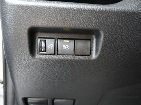 Used 2022 Toyota RAV4 LE FWD image 22