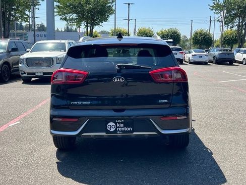 Used 2017 Kia Niro Touring FWD image 6