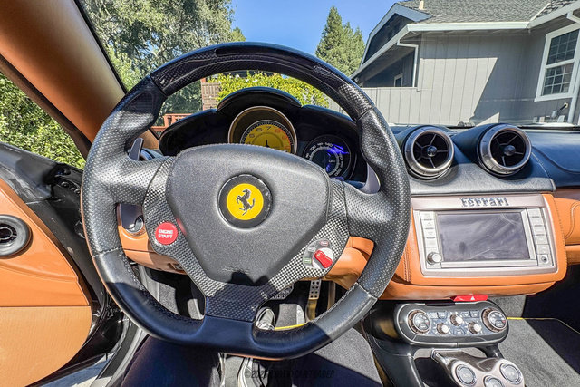 Used 2013 Ferrari California RWD image 38