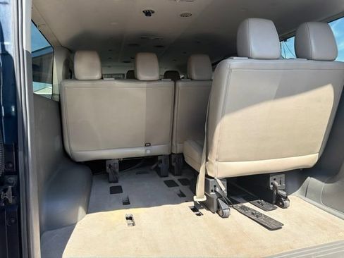 Used 2018 Nissan NV 3500 SL RWD image 15