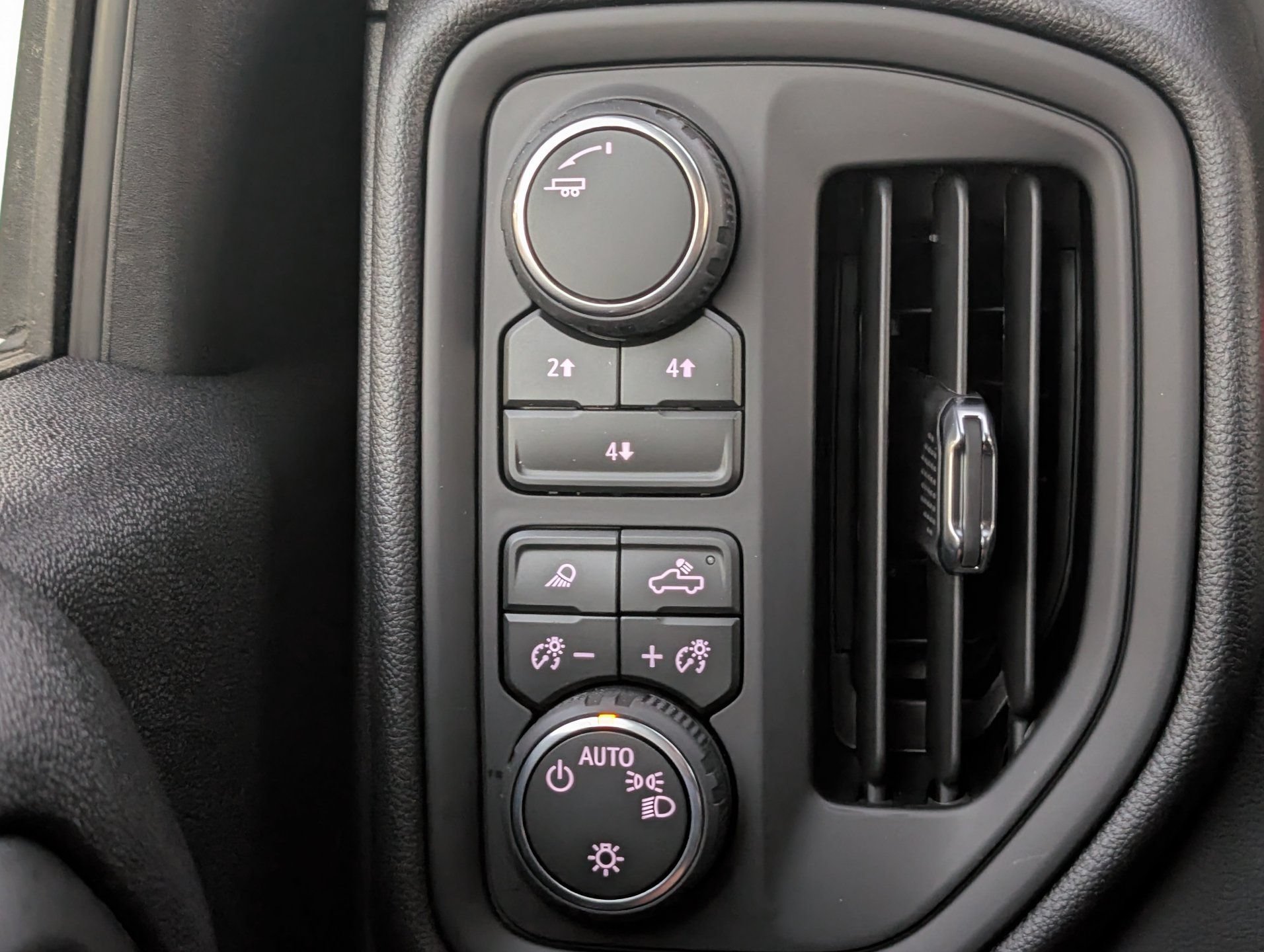 New 2026 Chevrolet Silverado 2500 Custom w/ Custom Value Package AWD/4WD image 24