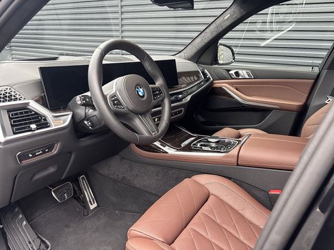 Used 2026 BMW X7 xDrive40i w/ M Sport Package AWD/4WD image 31