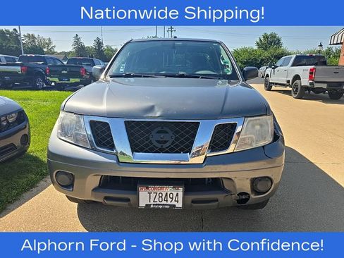 Used 2016 Nissan Frontier SV AWD/4WD image 2