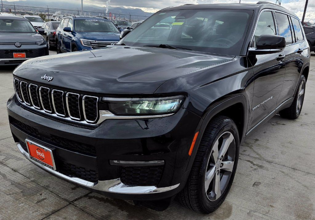 Used 2021 Jeep Grand Cherokee L Limited AWD/4WD image 2