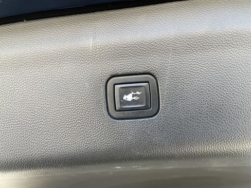 Used 2022 Buick Enclave Premium w/ Experience Buick Package image 48