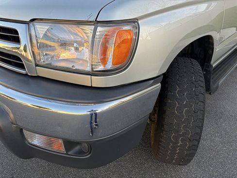 Used 2000 Toyota 4Runner SR5 image 28