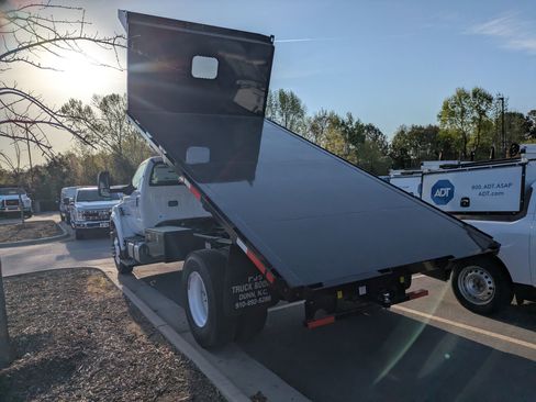 New 2027 Ford F750 2WD Regular Cab Super Duty image 28