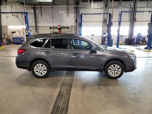Used 2019 Subaru Outback 2.5i Premium AWD/4WD image 8