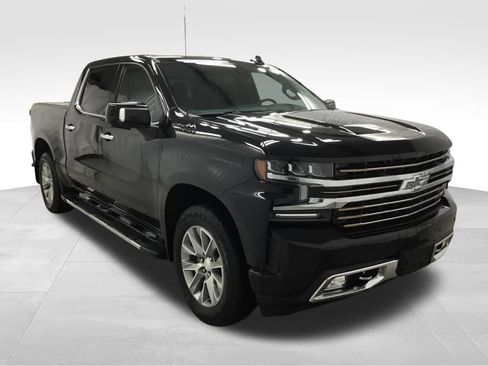 Used 2022 Chevrolet Silverado 1500 High Country w/ Safety Package II image 3
