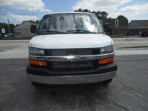 Used 2017 Chevrolet Express 3500 LT w/ LT Preferred Equipment Group RWD image 6