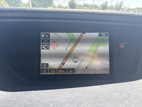 Used 2017 Lexus ES 300h w/ Luxury Package FWD image 24