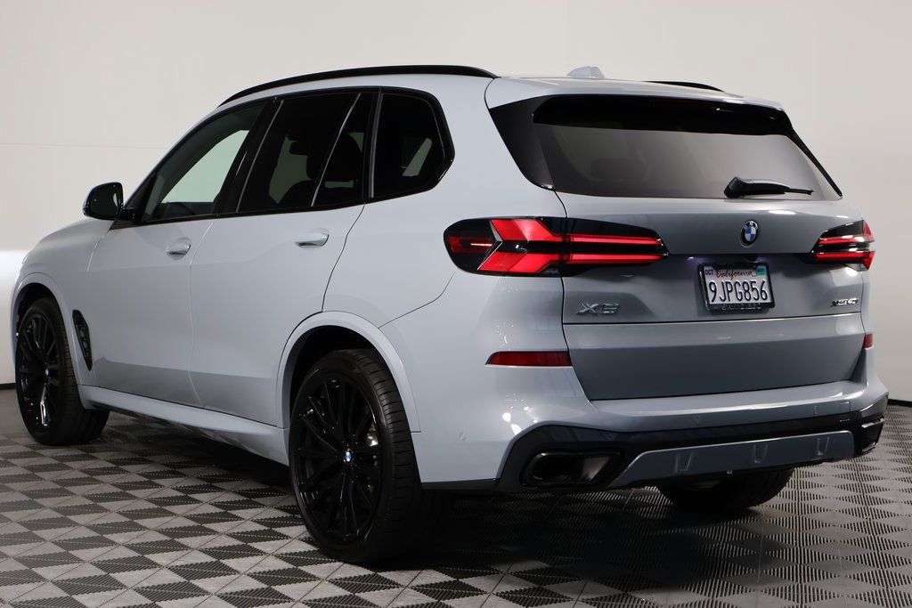 Used 2024 BMW X5 xDrive40i w/ M Sport Package AWD/4WD image 6