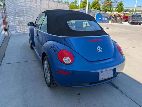 Used 2007 Volkswagen Beetle Convertible w/ Package 1 FWD image 12