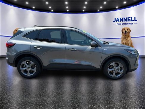 Used 2025 Ford Escape ST-Line Select AWD/4WD image 4