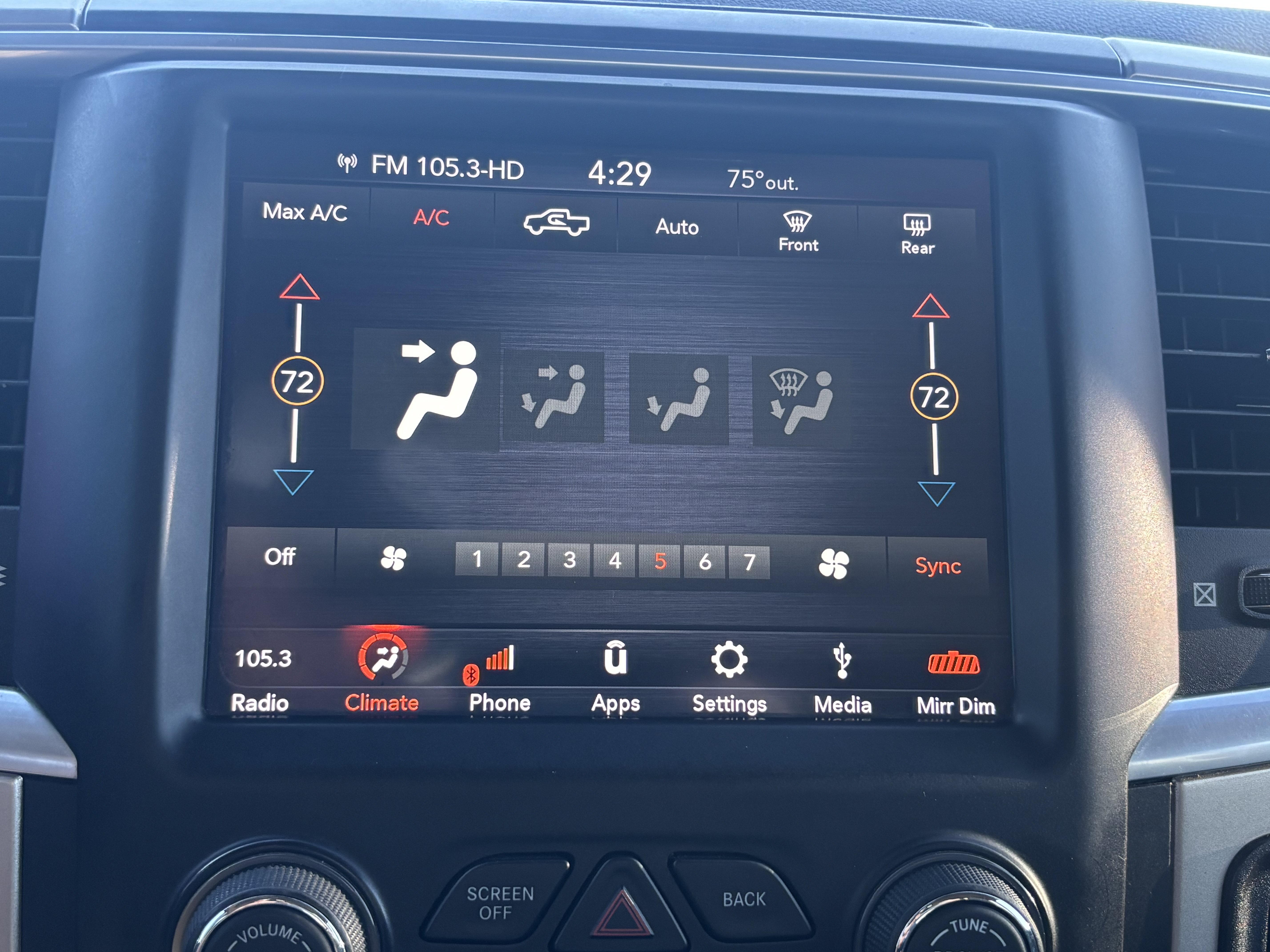 Used 2019 RAM 1500 Classic SLT w/ Luxury Group AWD/4WD image 16