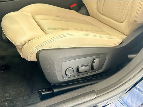New 2026 BMW 330i xDrive Sedan w/ Premium Package AWD/4WD image 18