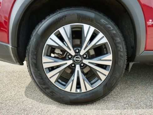 Used 2023 Nissan Rogue SV image 33