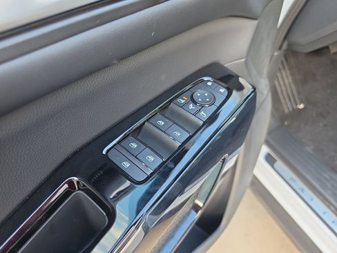 New 2026 Nissan Pathfinder Platinum FWD image 24