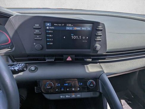 Used 2025 Hyundai Elantra Sport FWD image 20