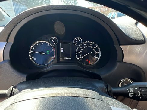 Used 2020 Lexus GX 460 Premium w/ Premium Package image 33